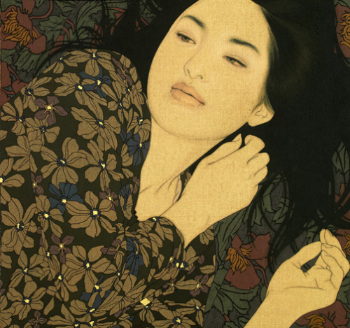 theangelicaus:  Ikenaga Yasunari is a 1965-born Japanese artist. His paintings depict beautiful women, whose expressions and postures suggest a dreamy atmosphere. 