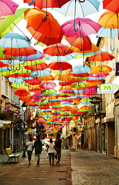 The umbrellas of Agueda, Portugal (by PMTN).