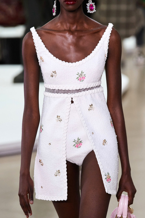 themakeupbrush:Giambattista Valli S/S 2022