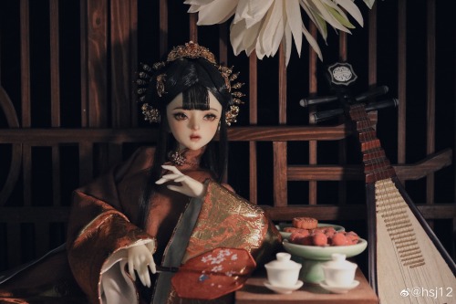 dollpavilion:Posted by hsj12Doll by Angell Studio Doll dressed in Ming dynasty-style Chinese hanfu.