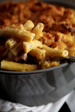 verticalfood:  Beer & Bacon Mac and Cheese