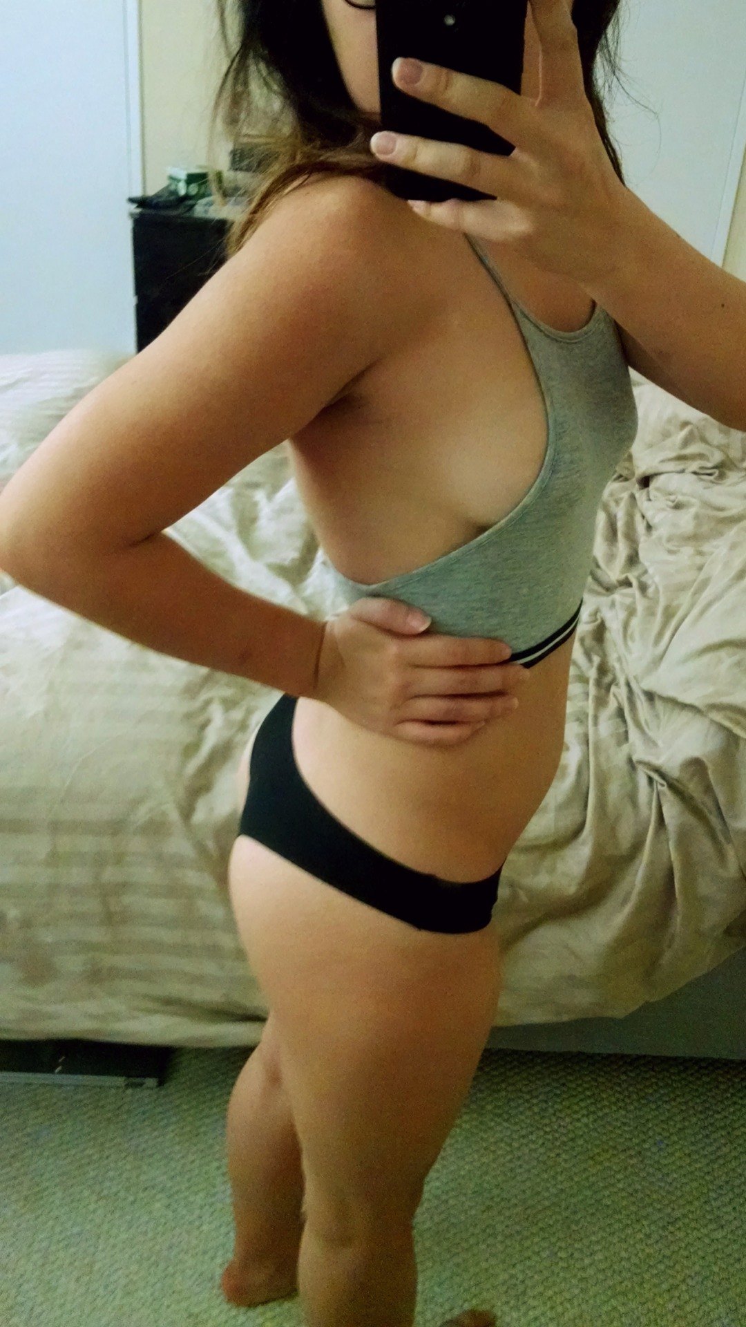 thatlooksgoooood:  Topless Tuesday  ;)