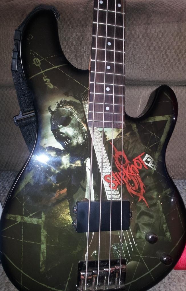 Paul Gray bass guitar