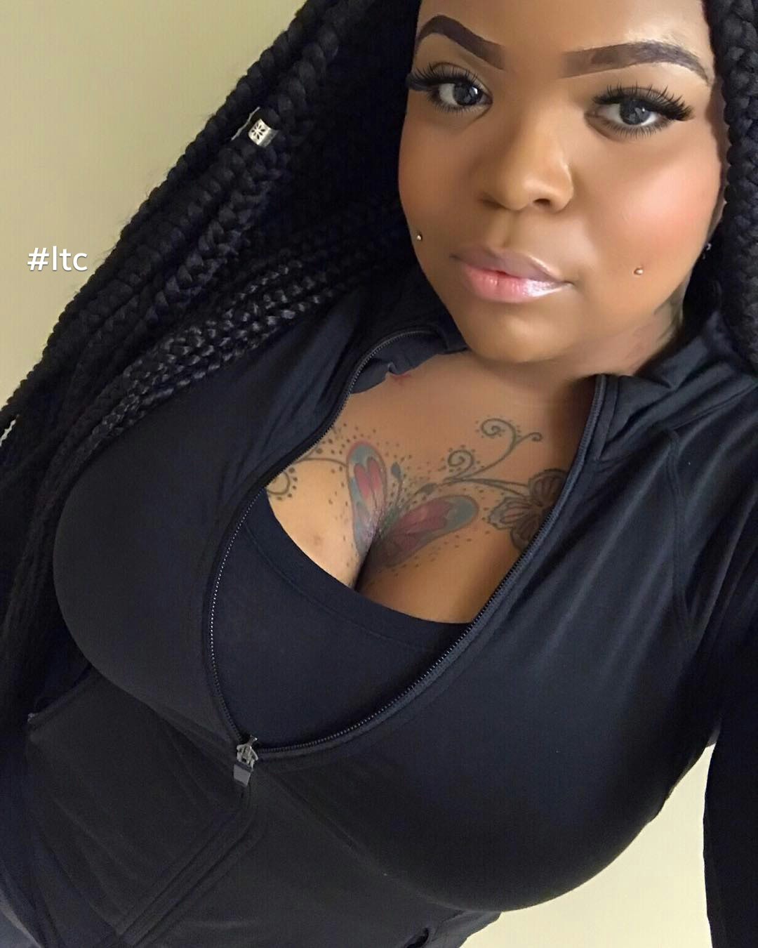 addicted2curvez:  #lovethemcurves #supersexy #gorgeous #amazingwoman #na_na151 #curvology