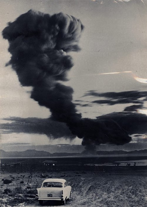 thechurchofsplatterdaysaints:The cloud from an A-Bomb test at Yucca Flats, Nevada, stretches out and