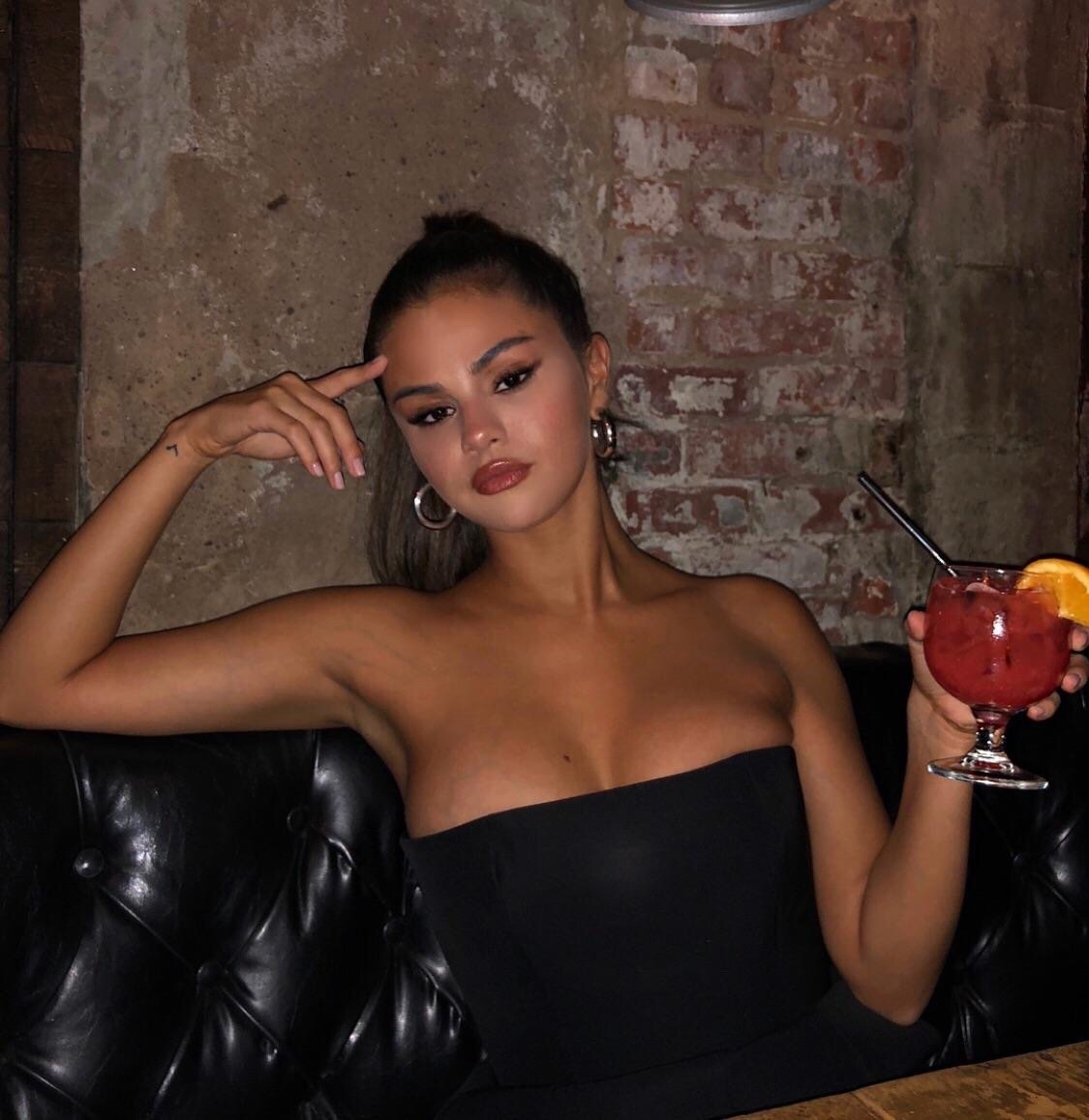your-search-is-over:  Selena💋