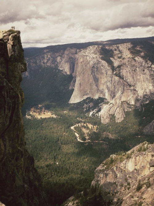 djmase:  Scale is a weird thing. The rock face to the right is El Cap and is 3,000’ vertical feet tall… 