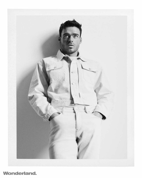 Richard Madden＠Wonderland - Autumn 2021 issue.