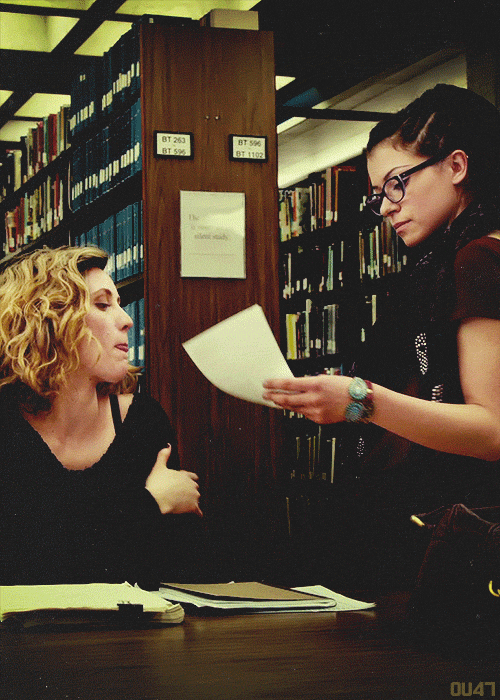cosima-niehaus-feels: OH MY GOD DELPHINE KEEP IT TOGETHER.