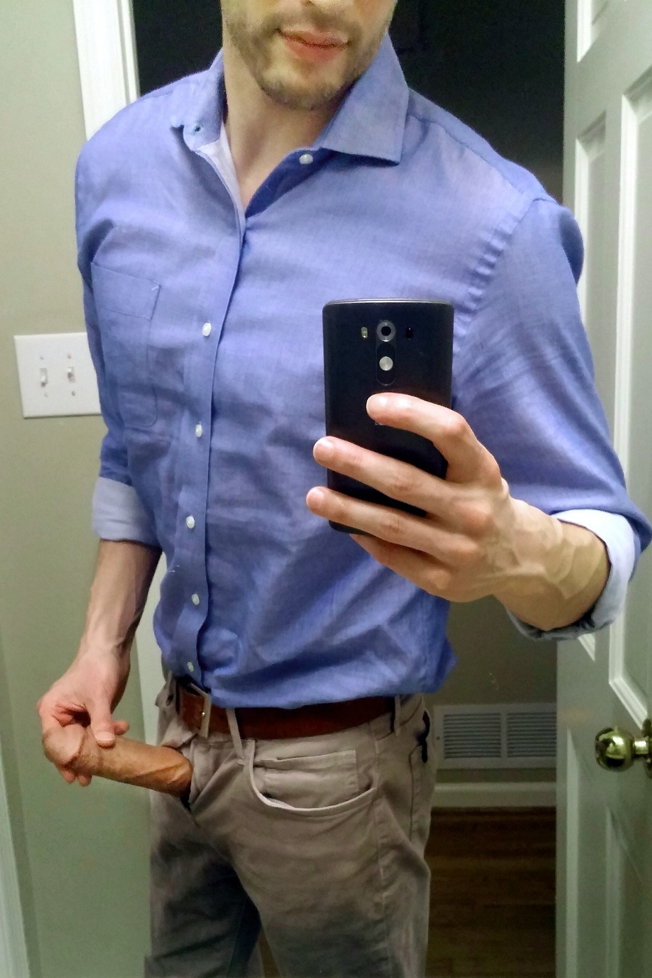 brainjock:  Southern Sexy!  This stud is 23, 6'1, from New Orleans and stays in shape
