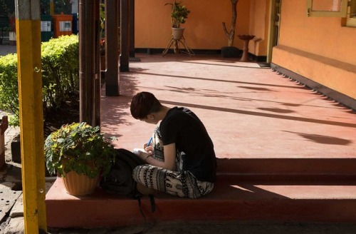 Coralie,Negombo station.copyright Pascal Pierrou