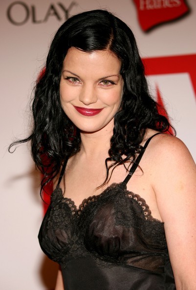 johan7676:  twiztedmindofamale:  ohmybreasts:  Pauley Perrette Abby in NCIS Set number 051 from ohmybreasts  45 years old and still as beautiful as a 20 year old  And she is from ncis… 