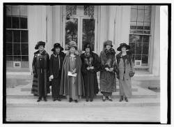 coolchicksfromhistory:  National League of Women Voters group, 10/22/23.
