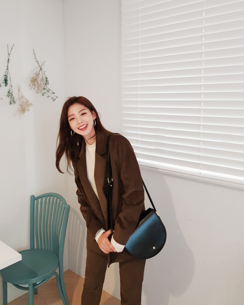 Lee Chae Eun - October 25, 2017 1st Set