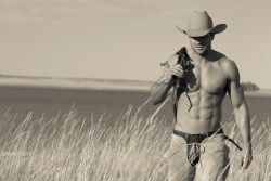 randydave69:  Amazing abs cowboy! http://randydave69.tumblr.com/