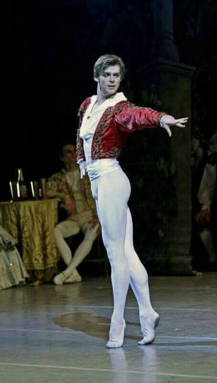 emeritusblog:  Vladimir ShklyarovMariinsky BalletБалетная Труппа Марийнскова Театра