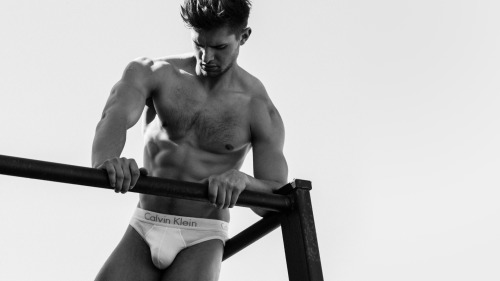 maledesktopwallpapers:  Anthony Parker