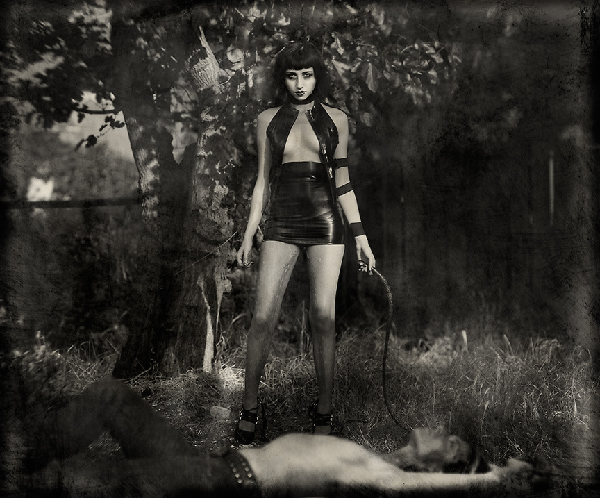 black-shining-latex:  Erika Tschirhart - Model Mayhem - Deviant Art - FB 