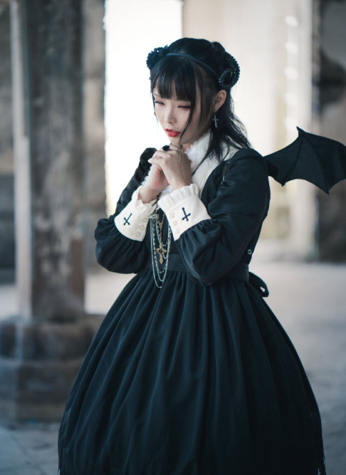 lolita-wardrobe: SHORT NOTICE: Our vendor (Ista Mori) just contacted us saying that the preorder for