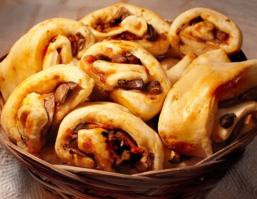 im-horngry:  Vegan Pizza Rolls - As Requested! 