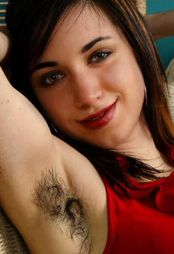 lovemywomenhairy:  Big beautiful boobs to go with that gorgeous, hairy body