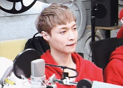 oh-luhans:  camera time! 