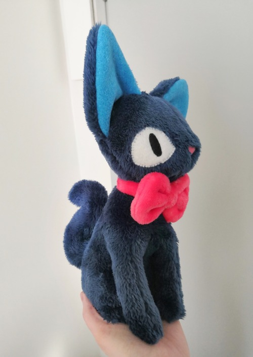 A hand-sewn furbaby for my sister’s birthday gift! Made using one of CholyKnight’s amazing tutorials