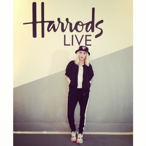 kittycowell: Another snap of me bringing streetwear to the @voguemagazine Festival with #harrodslive