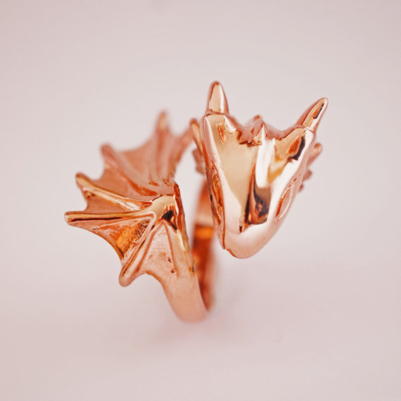 geek-studio:  Dragon and Unicorn Rings by MONVATOOLondon   I need those dragon rings