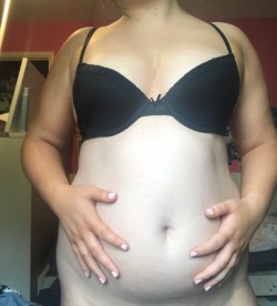 bloatedworship:  Had a short break from Tumblr, but I am back! Wasn’t sure about posting at first, but I have been getting sooo big lately I just had to show🙈 Any encouragement is appreciated, watch #me grow🐷