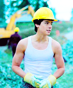 itsalekz: fyeahriverdale: #betty come get your man before he gets SNATCHED   Cole