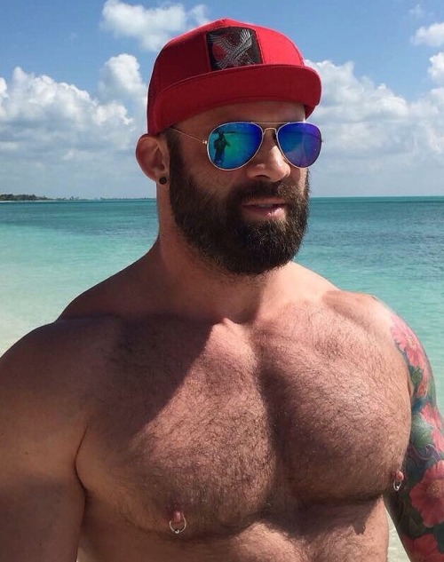 handsomeguysdaily:  Hot guys near you are looking for sex tonight: http://bit.ly/1VDaFzx