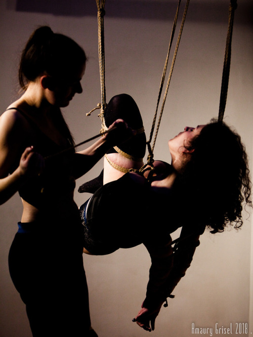 botaniquedelamort:Performance Velours @placedescordes with Lune Extatique - Shot by Amaury Grisel