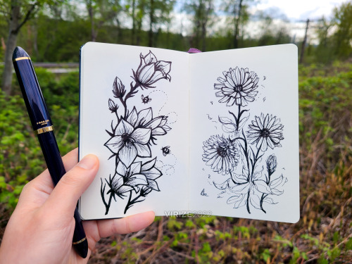 A couple of casual flower inks featuring my newest fountain pen addition, the Sailor Fude De Mannen 