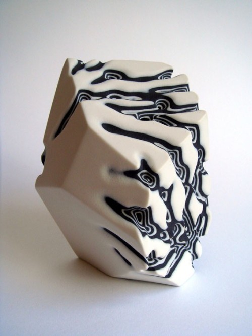 digitalblackuniverse: itscolossal:Sandblasted porcelain sculptures by Tamsin van Essen Oooo