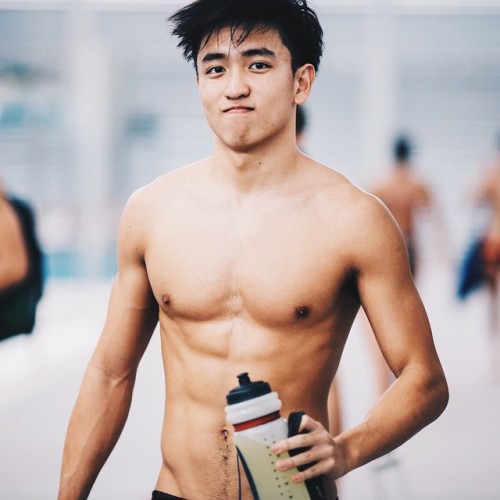 merlionboys:  SEA Games Opening ceremony later today! Good luck to all athletes representing Singapore! [Part 1 | Part 2] http://merlionboys.tumblr.com/ 