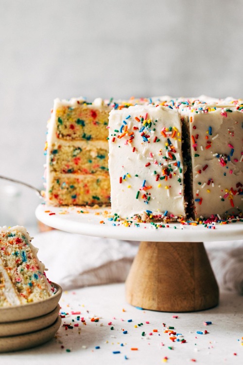 ransnacked:  funfetti cake | butternut bakery