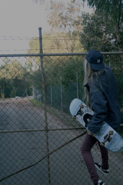 skate-girlz:  Skate Girl http://skate-girlz.tumblr.com/