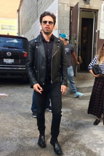 spideyjlaw:  not to be dramatic or anything but this is his best look ever