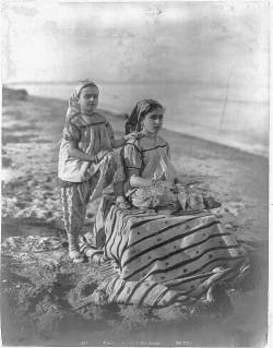 jewish-archives:  Two young Jewish girls