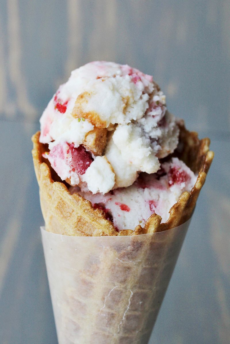 foody-goody:  Recipe: Strawberries + Angel Food Ice Cream