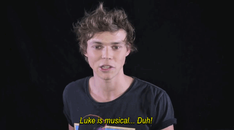 sexycliffconda:  5SOS Memories:              ↪5SOS on Luke 
