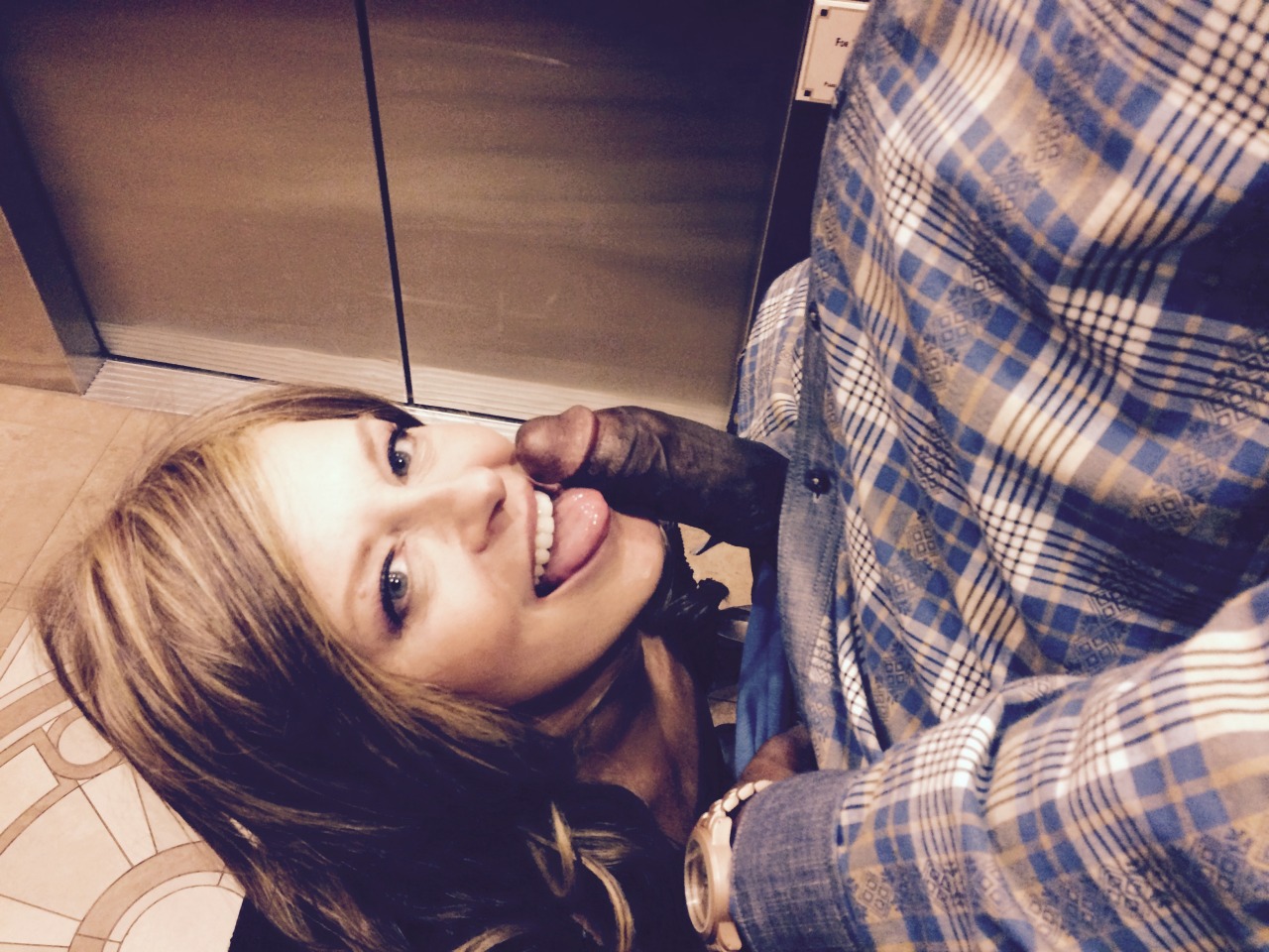 greg69sheryl:  Elevator sex in Vegas is so much better with a hot and sexy BBC. (submitted