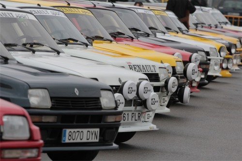 collaverglascat:  Tour de Corçà 2013.  Aquí van algunes de les fotos que vaig fer a Folgueroles dissabte passat, en una trobada a la que van assistir-hi 24 Renault 5 Turbo 1 i 2 vinguts d’arreu de Catalunya… i més enllà! Trobareu més informació