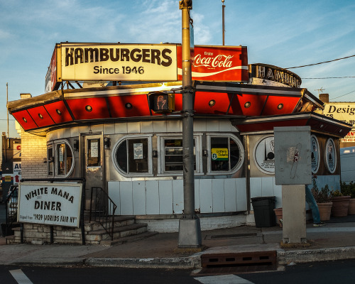 americanroads:  I have a new zine available today! Titled #seriescocacola, it contains 36 images which unintentionally  captured the ubiquitous Coca-Cola logo—so much a part of the American  zeitgeist, it became like the “Where’s Waldo” of this