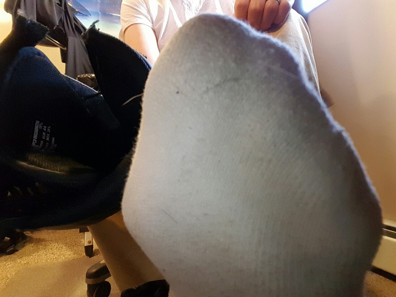 germanfootsniffer:  sniff sniff  Gotta give us a little more