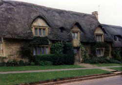 arquerio:  The Cotswolds, England by Striderv on Flickr.