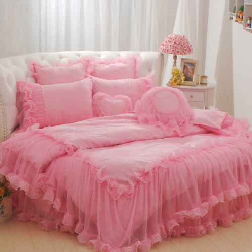 sissykinkster:  sissypippy:  loving-julia-valentina:  Follow us at Julia’s Daddy and Julia Valentina