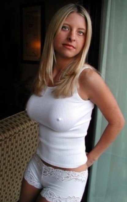 tellafina:  theultimatetitscollection:  vintage-juene-femme:  Burn Your Bra | by DanGarv. Vintage-jeune-femme.   Can I see your boobs to ladies? No bra is always best!!!  :-)