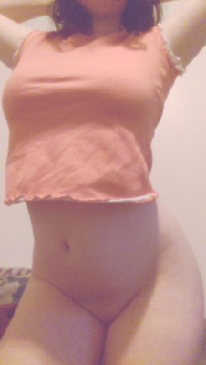 rottencotton:  tiny shirt